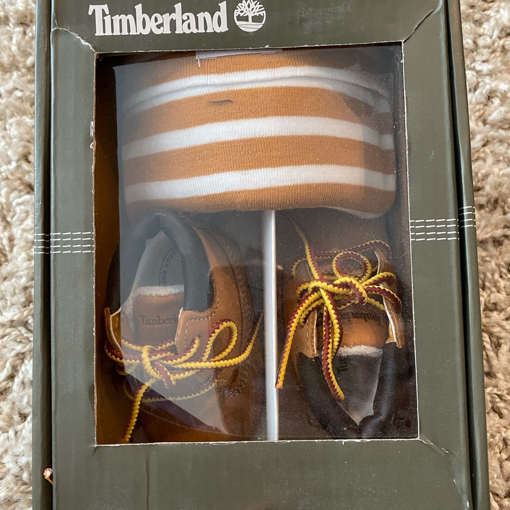 New in box infant Timberland shoe and beanie set